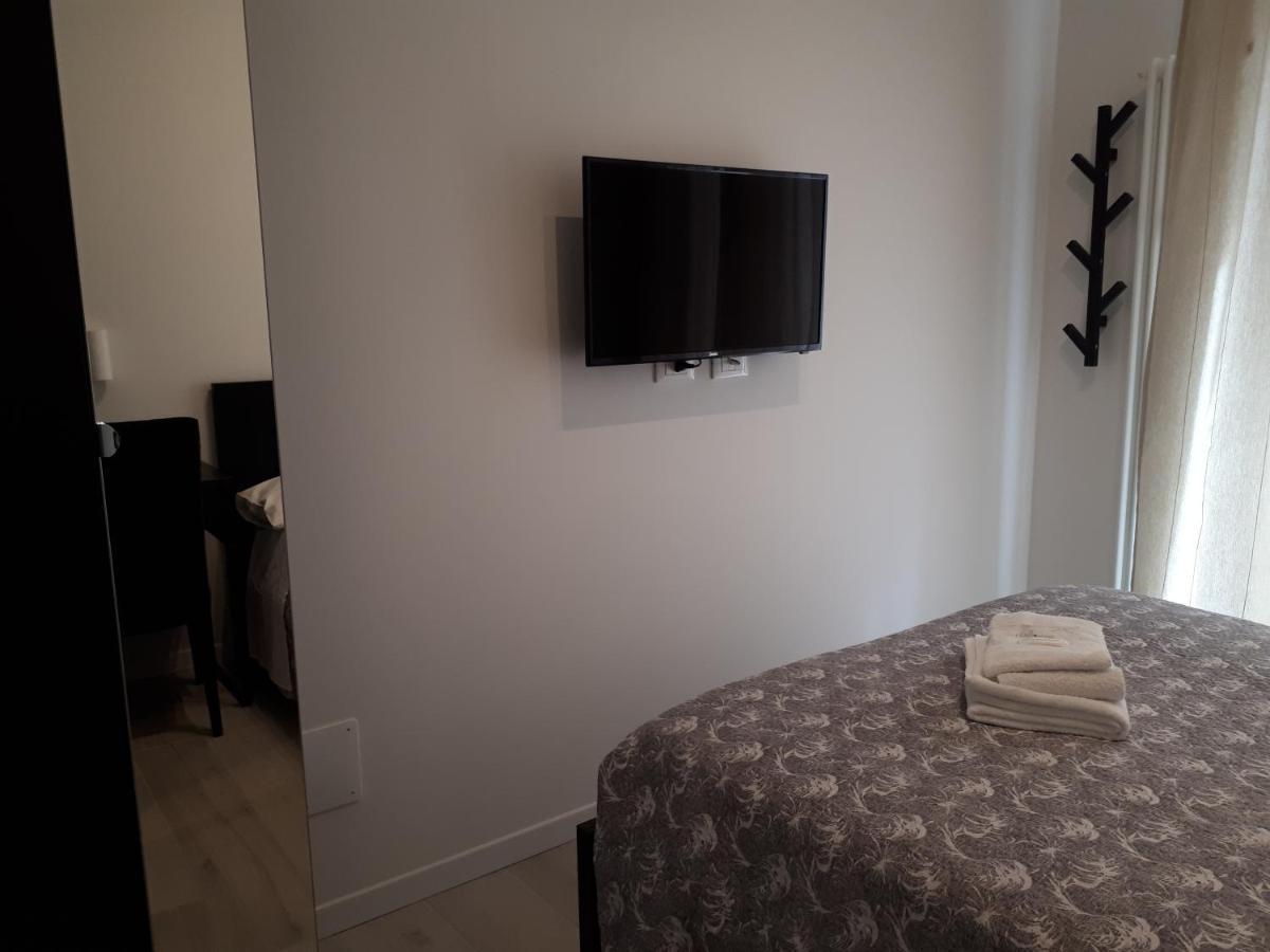 Soleluna Fiera 6 Rooms بولونيا المظهر الخارجي الصورة