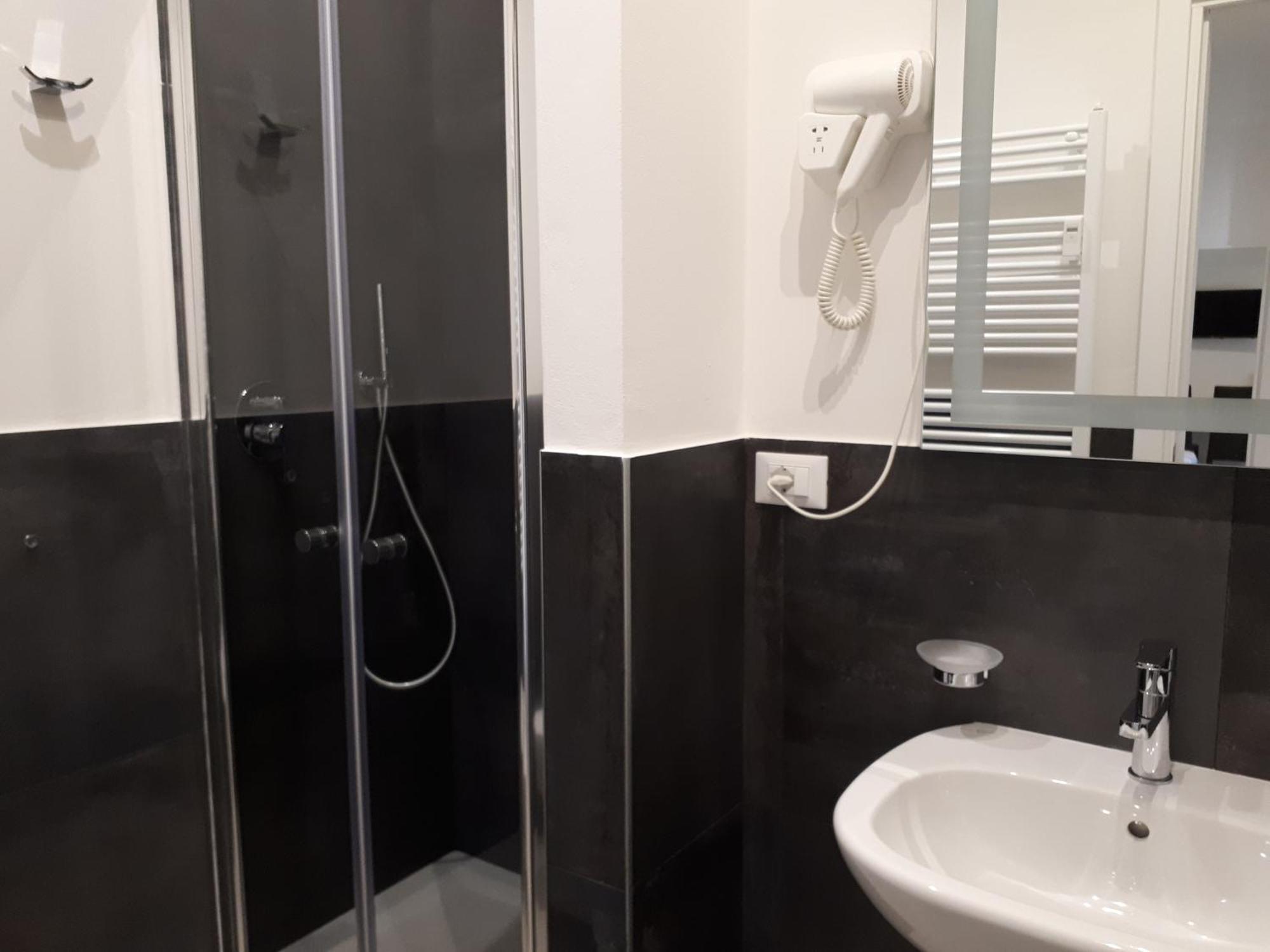 Soleluna Fiera 6 Rooms بولونيا المظهر الخارجي الصورة