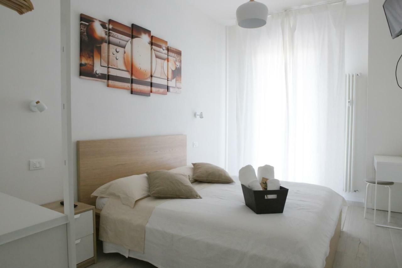 Soleluna Fiera 6 Rooms بولونيا المظهر الخارجي الصورة