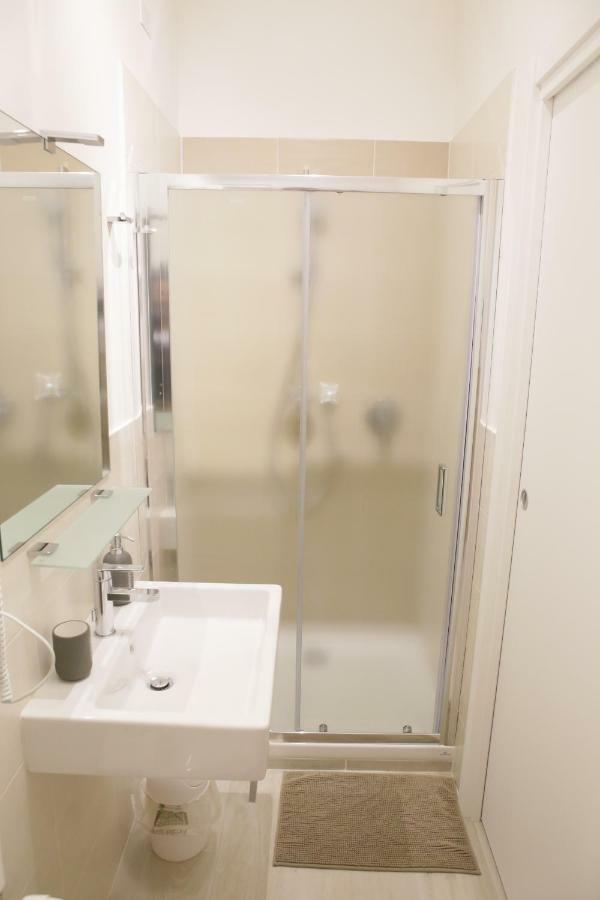 Soleluna Fiera 6 Rooms بولونيا المظهر الخارجي الصورة